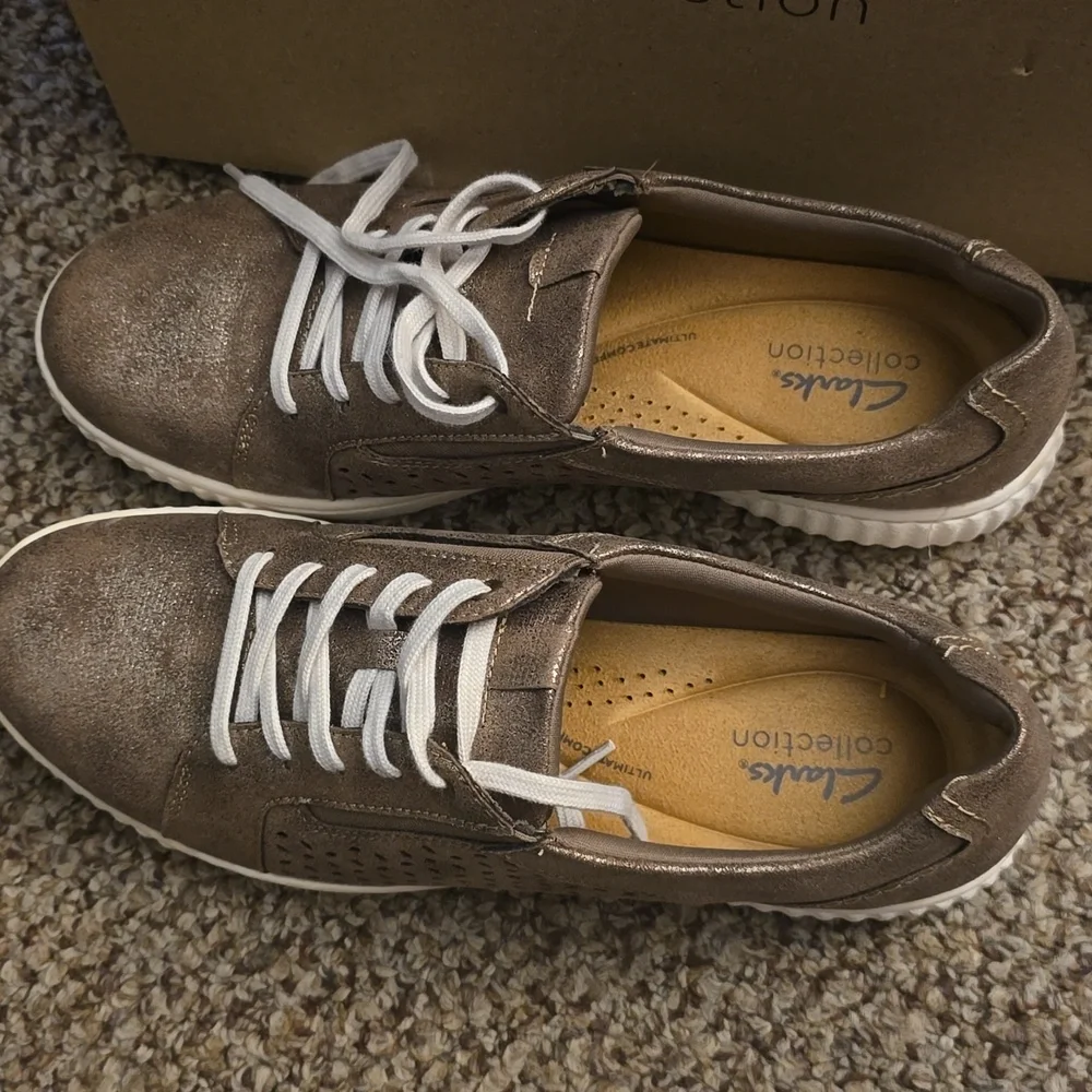 Clarks Ladies Caroline Ella Bronze Metallic Lace-Up Sneakers - Comfort Footbed